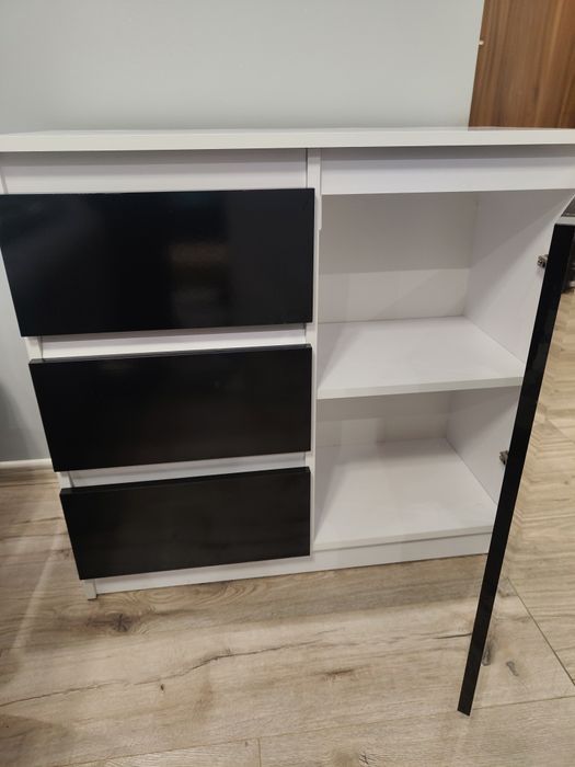 Komoda biało-czarna, wys. 75, szer. 80, gł. 35 cm