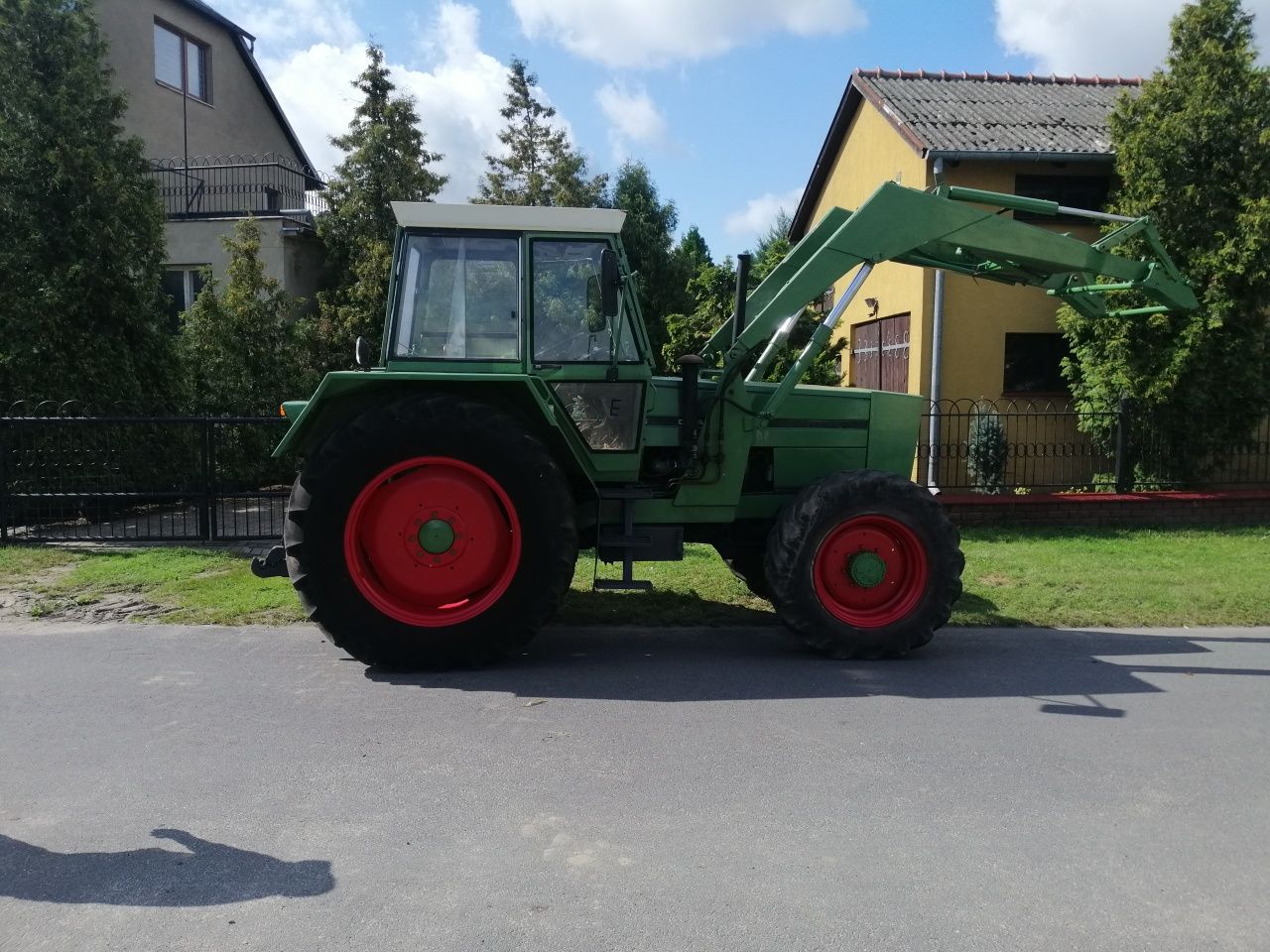 Ciągnik rolniczy traktor fendt  favorit 611 lsa z turem 80 r