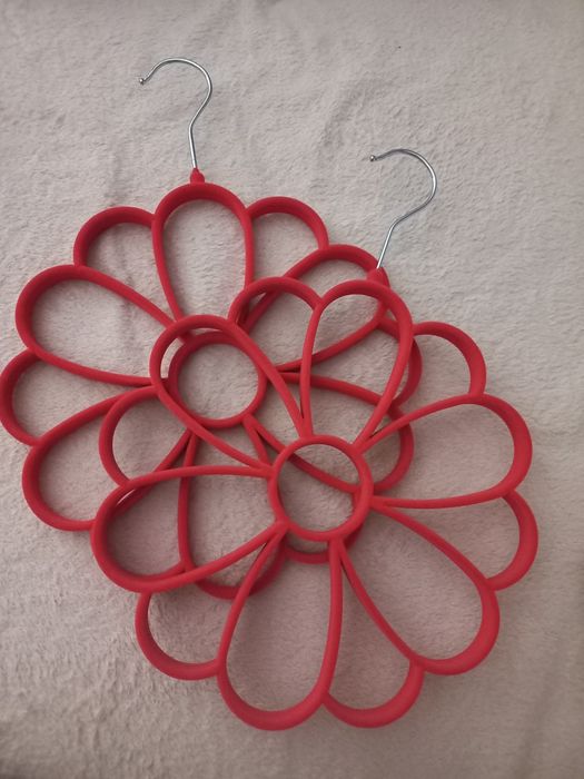 Wieszaki na apaszki, paski...