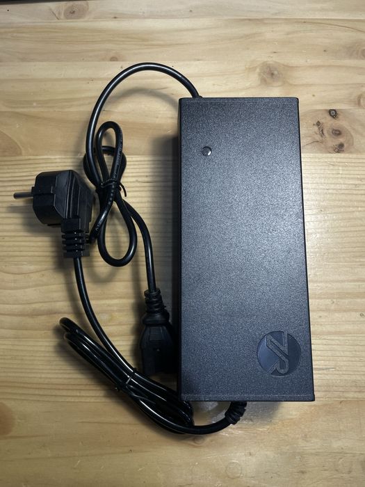 Блок живлення зарядне 25,2v 4A