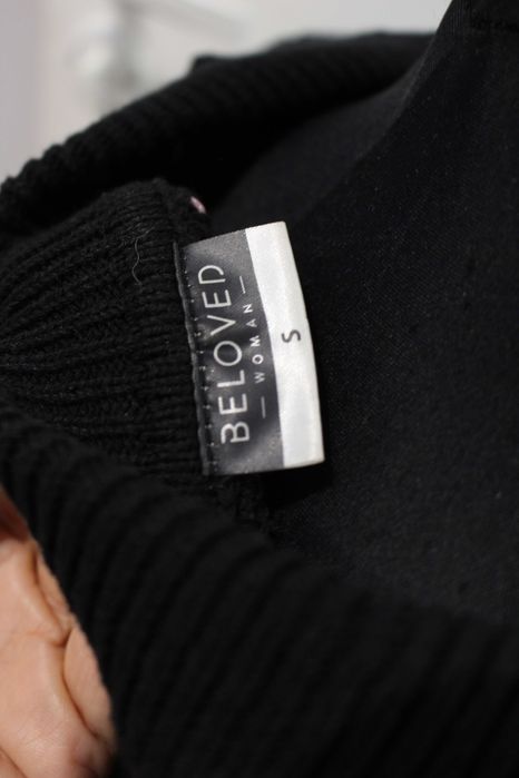 czarny, ażurowy sweter z kołnierzykiem S