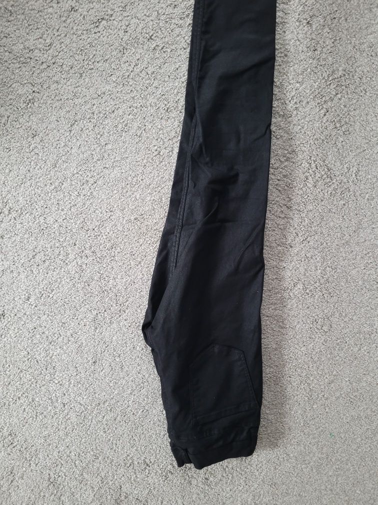 Czarne spodnie 40