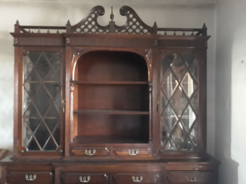 Mobília de sala em mogno