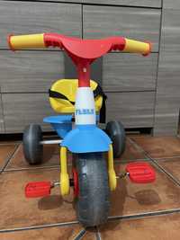 Triciclo Feber com cinto de segurança e puxador removível e ajustável