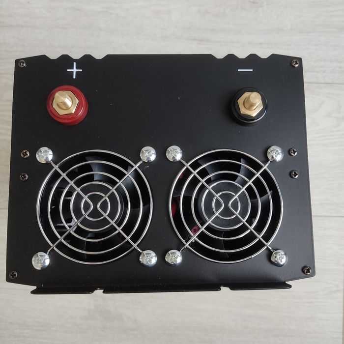 Інвертор напруги 12*220*5000w чистий синус.