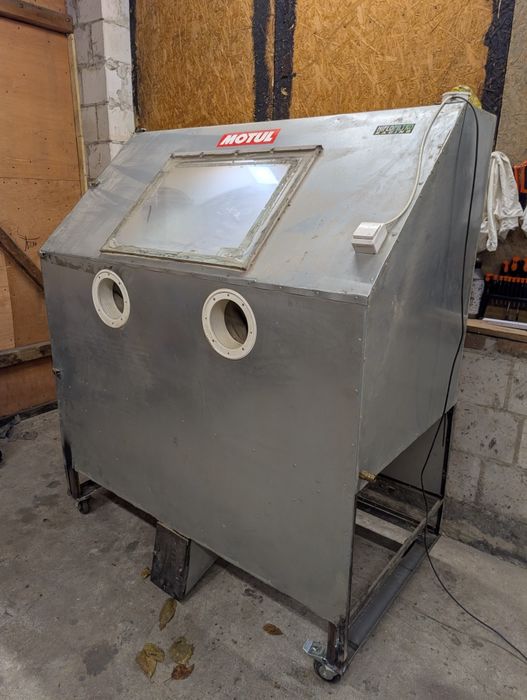 Duża piaskarka 1300L kabinowa Kabina do piaskowania + 30 dysz+ 5 folii