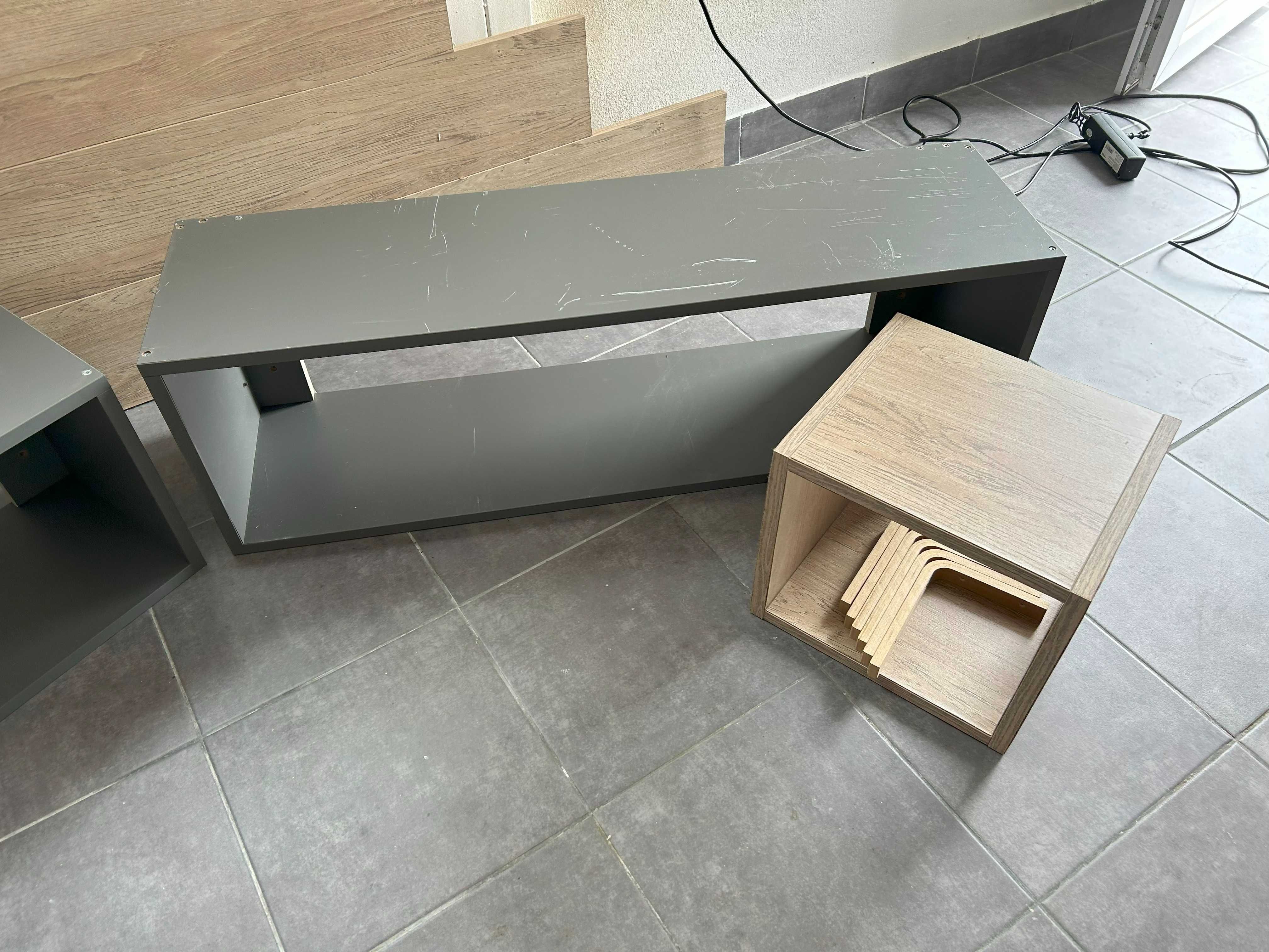 2 Prateleiras/Consolas em cinzento