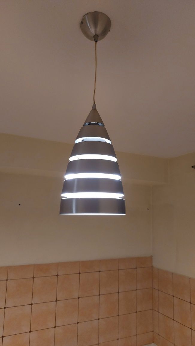 Lampa oświetleniowa