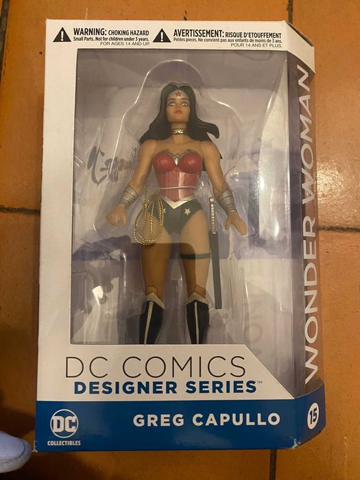 Várias figuras DC designer figures
