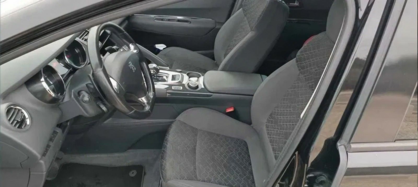 Pegeout 3008 hybrid 4