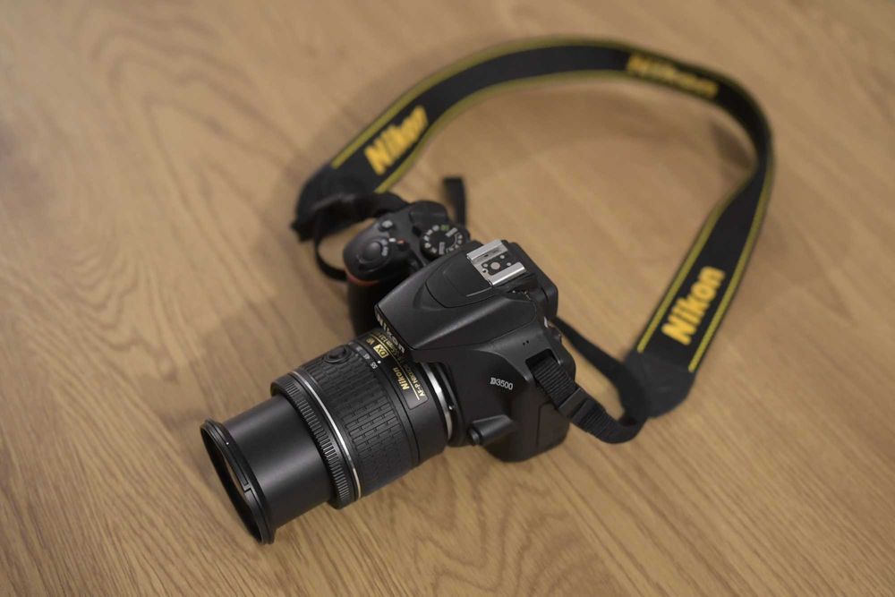 Nikon D3500  Znikomy przebieg z obiektywem