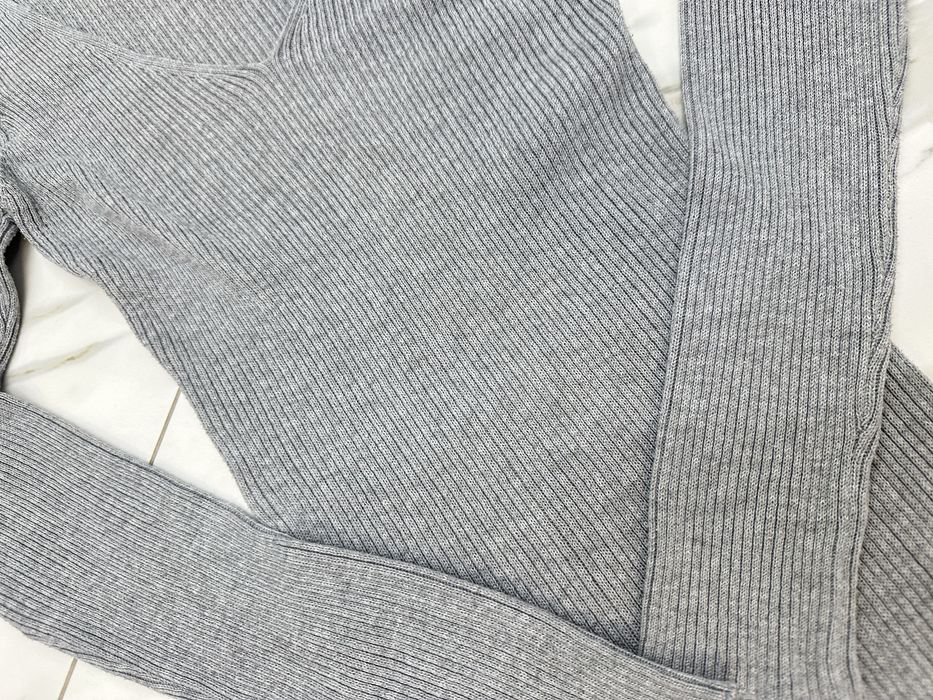 Сіра сукна в рубчик