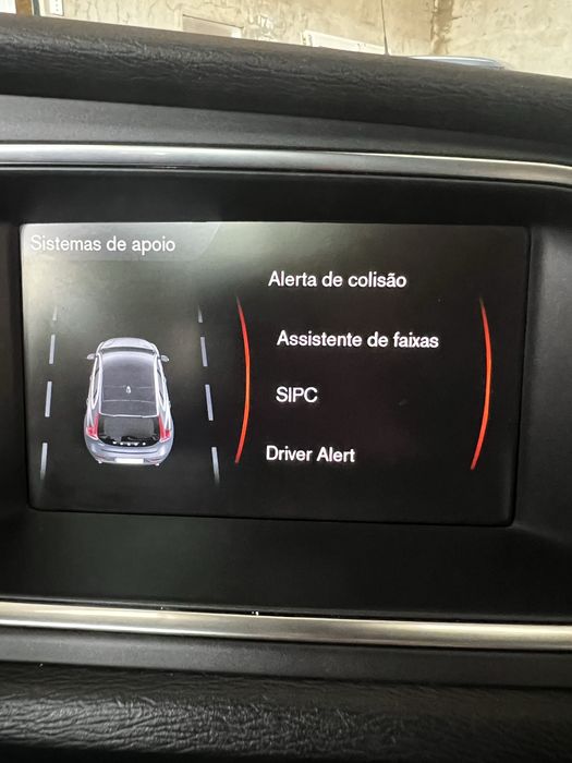 Volvo v40 d2 r-design