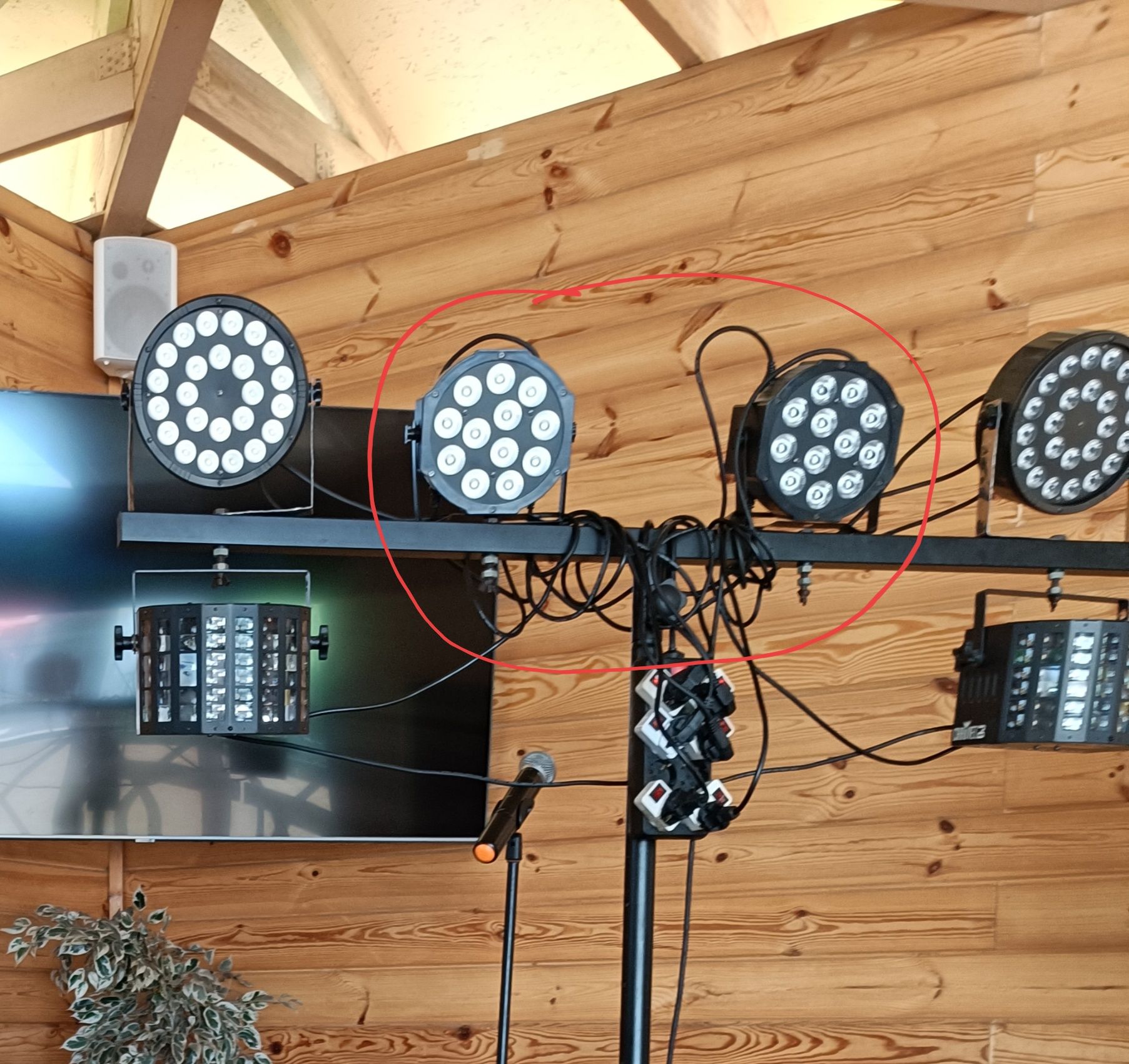 Продам LED PAR 12*12W, RGBW,  Light/ disco light dmx512, Б/У