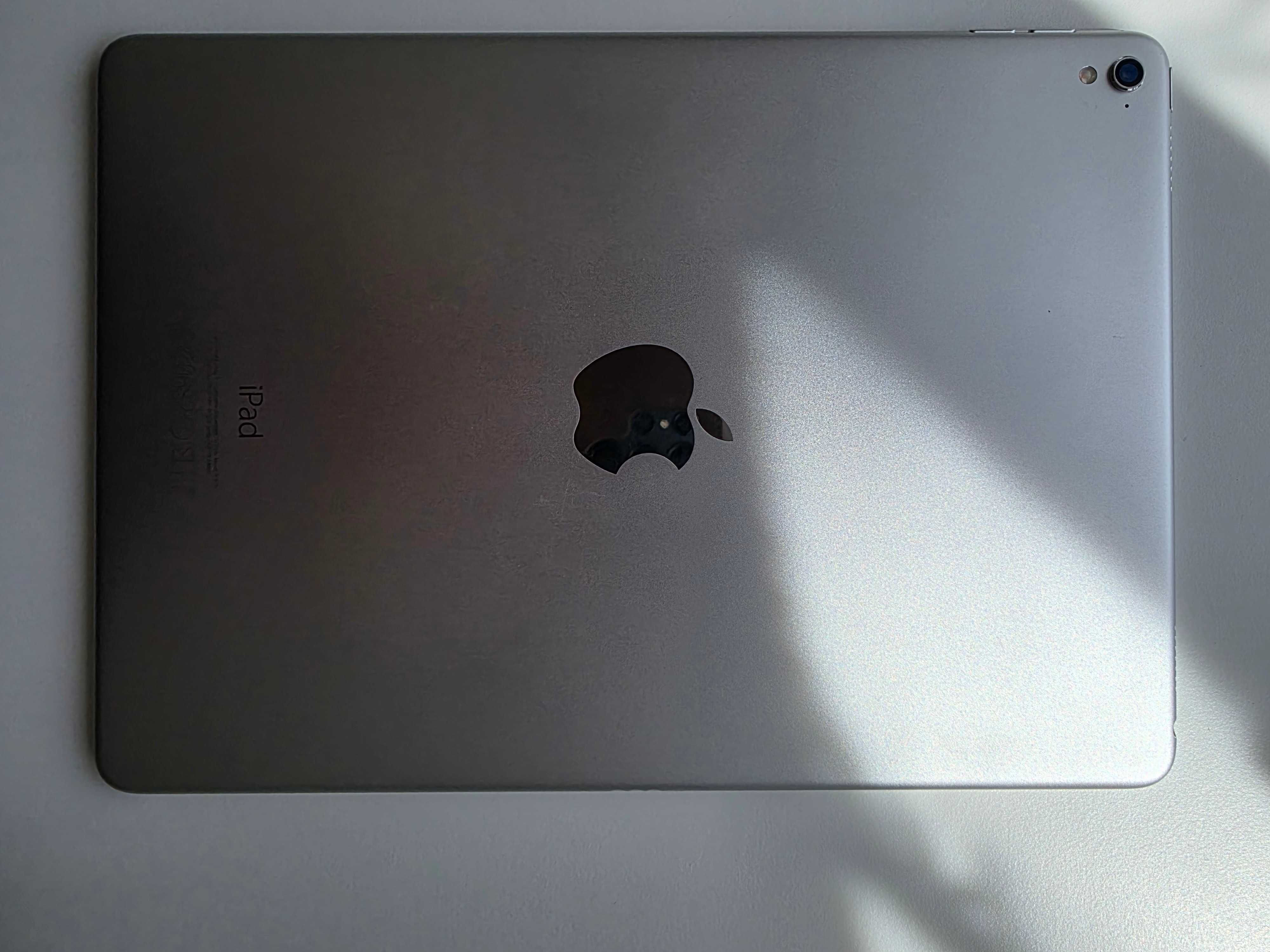 Tablet Ipad Pro 9.7 cali 32GB WI-FI  A1673 Srebrny Bateria 100%