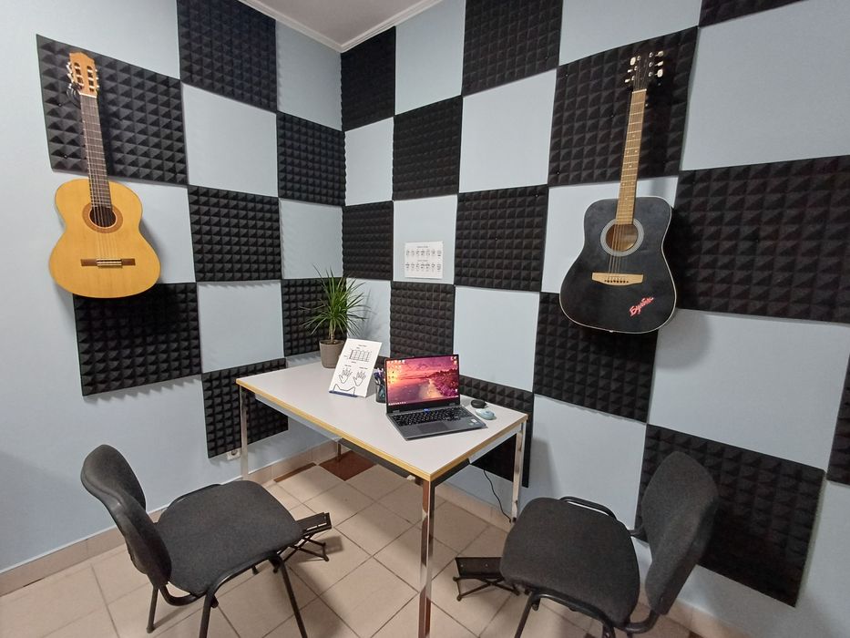 Уроки гри на гітарі. Репетитор з гітари. Репетитор. Гітара