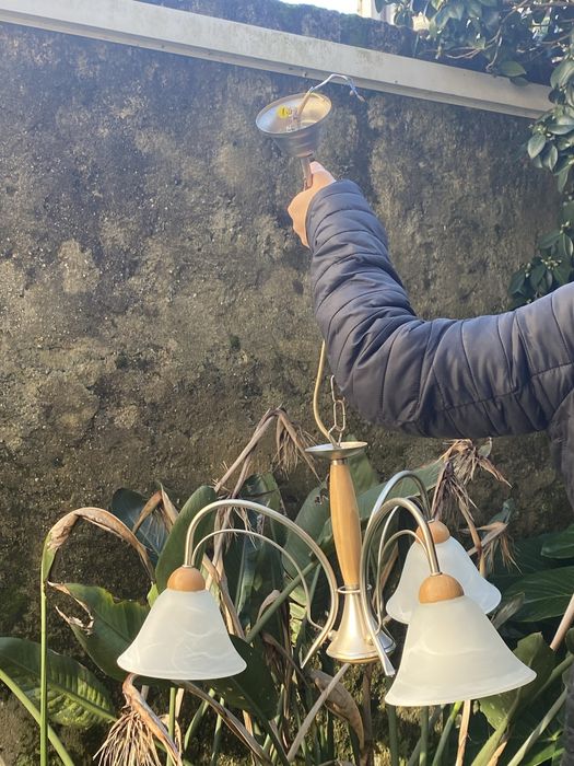 Dois Candeeiros (Um de cinco e outro de três copos) Em Metal e Madeira