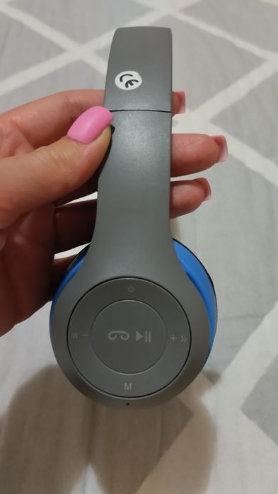 Бездротові навушники