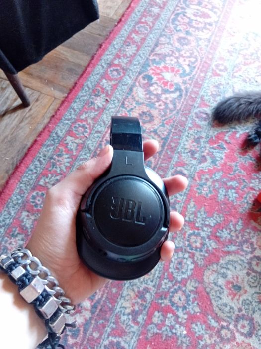 Продам наушники JBL tune 710bt