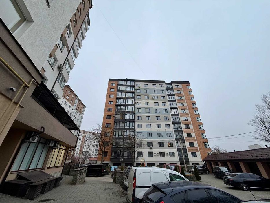 Продаж 1-кімнатної квартири з краєвидом на річку