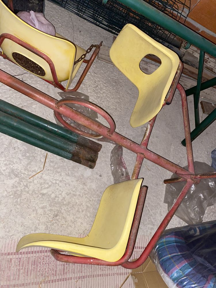 Baloiço de ferro para 3 pessoas