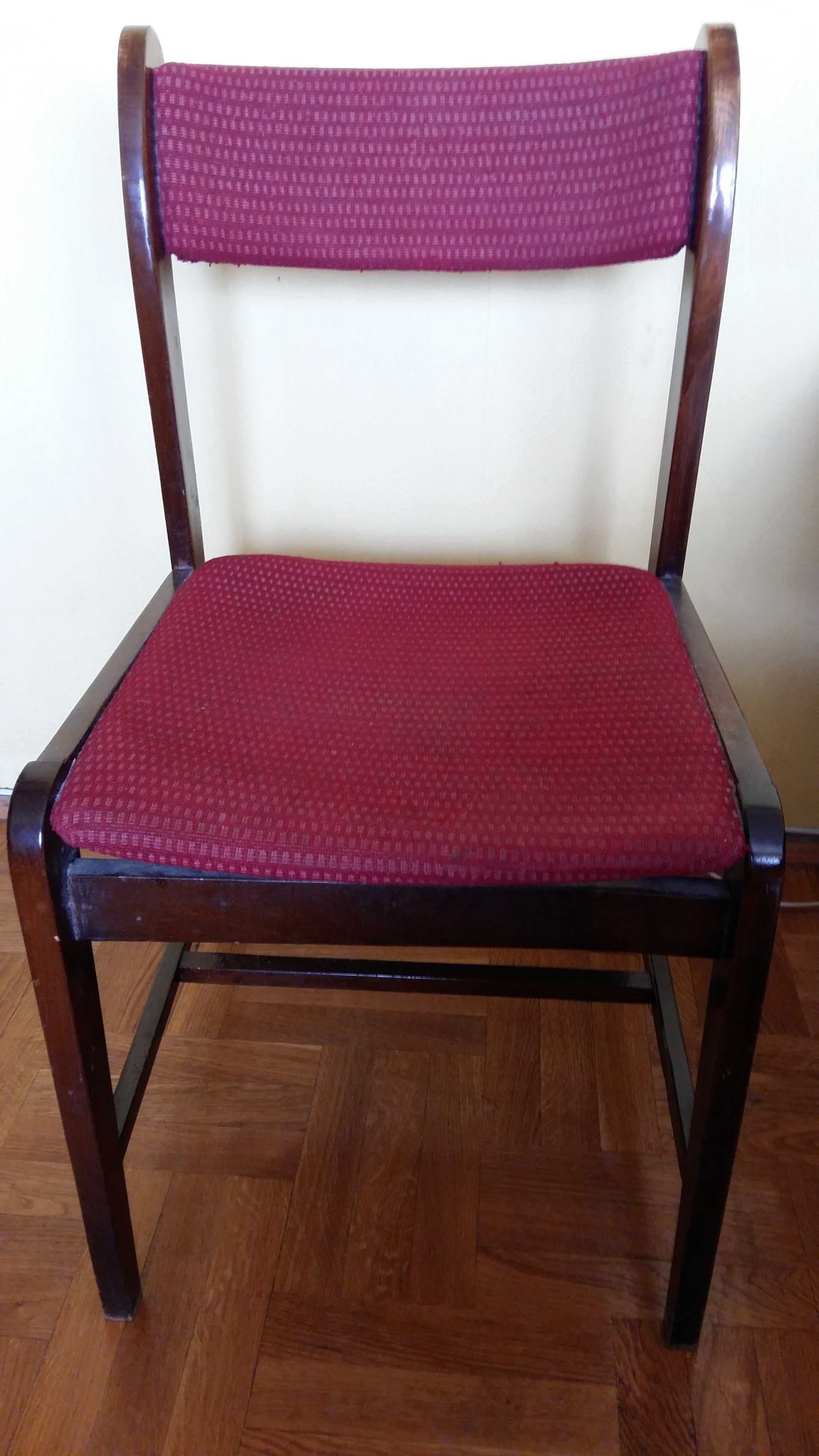 Krzesło drewniane tapicerowane,bordowe.