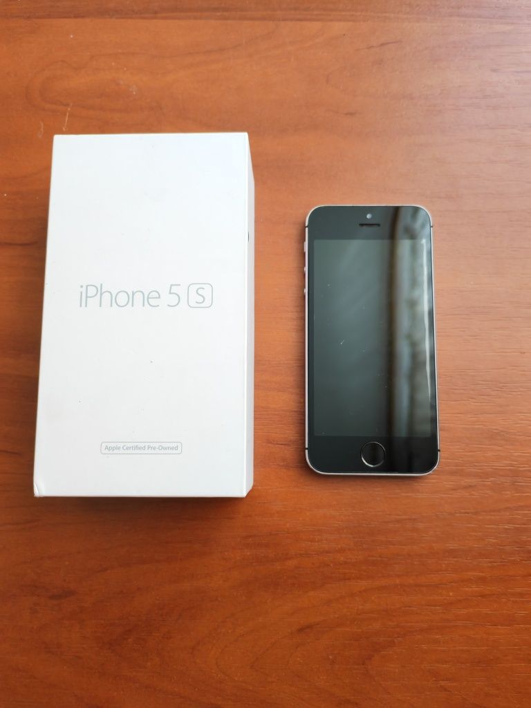 Продам iPhone 5s