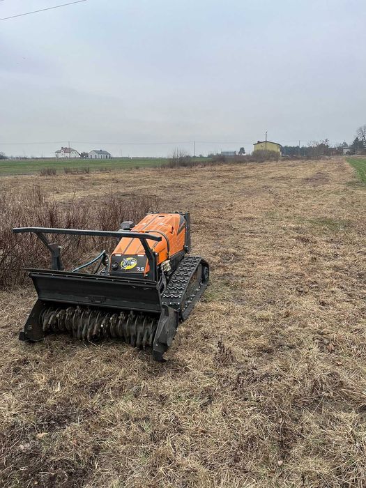 ROBOT gąsienicowy mulczer leśny powierzchniowy wynajem usługi