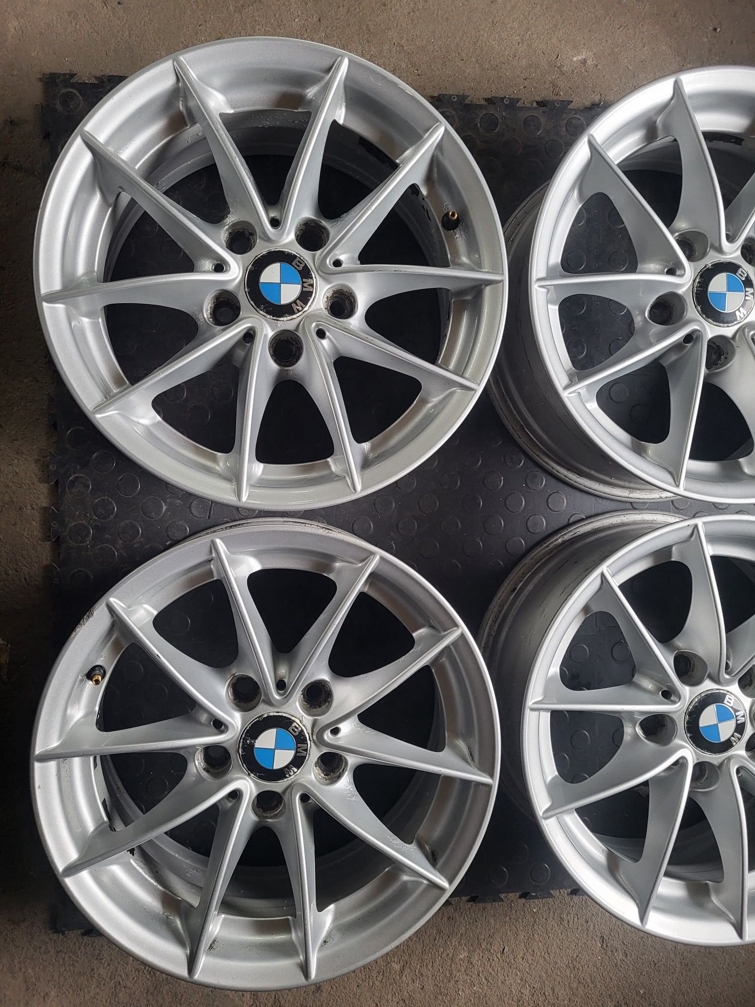 Felgi Aluminiowe 5x120 7Jx16 ET 31 BMW 3