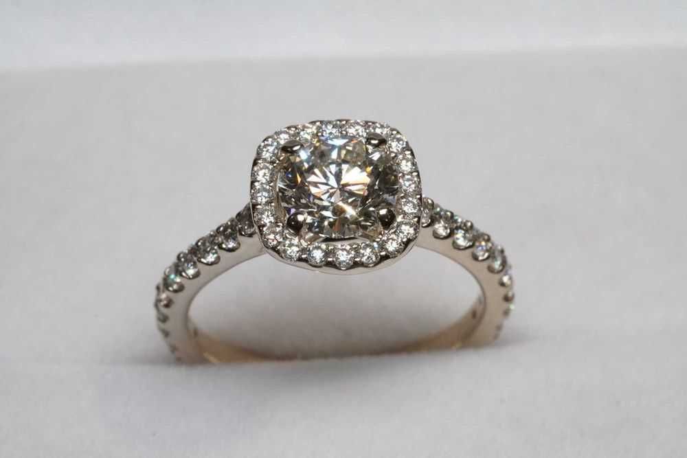 Pierścionek zaręczynowy z diamentami brylantami 1,5 CT Certyfikat HRD