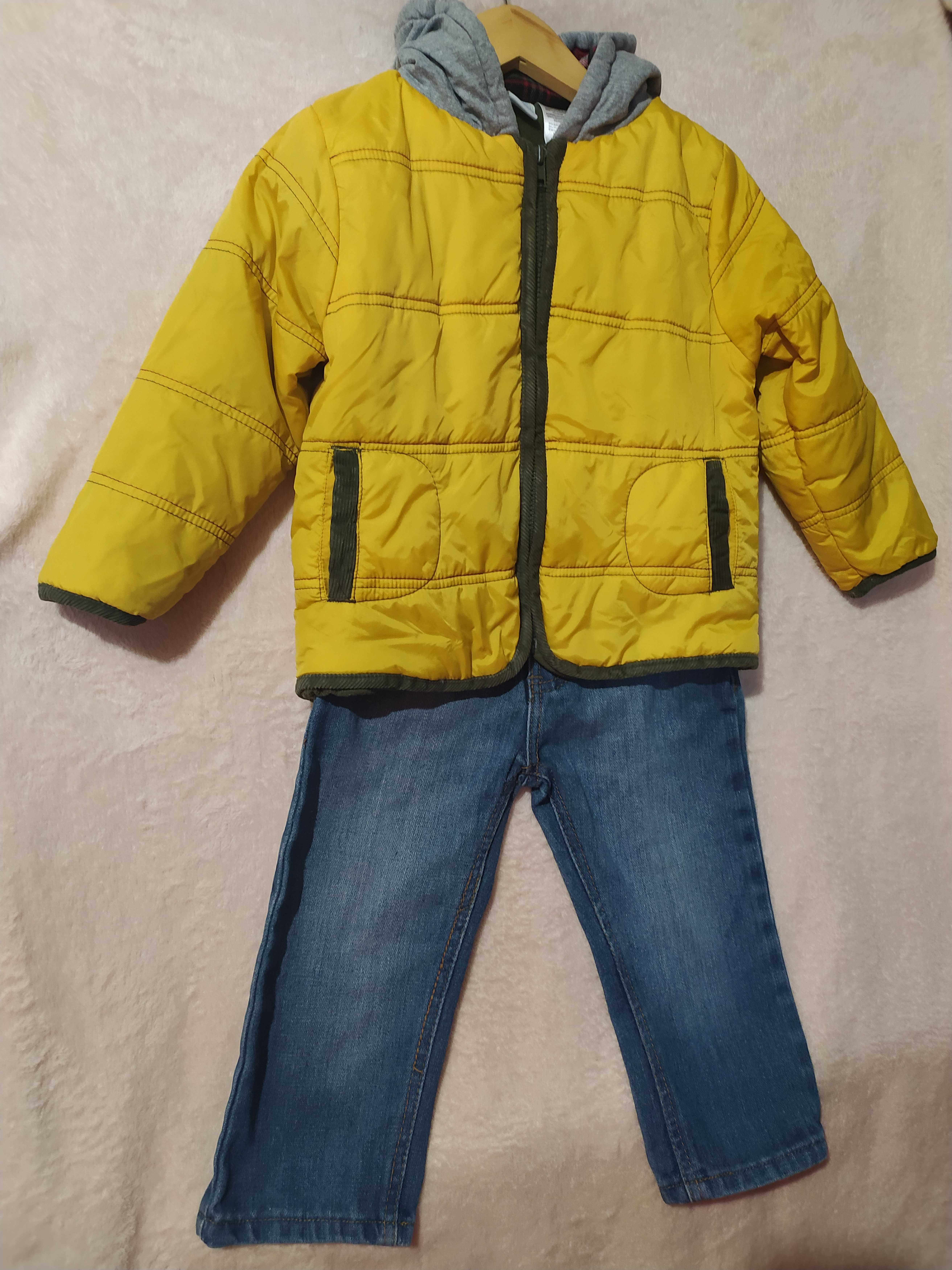 Комплект для мальчика болоньевая куртка и джинсы на рост 104-110 см