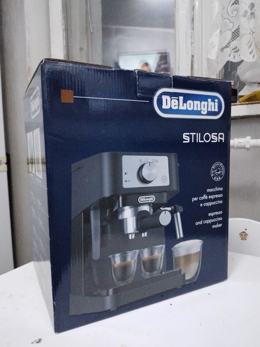 Кавоварка ріжкова Delonghi EC260BK