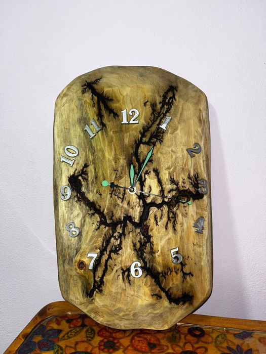 Годинник з дерева