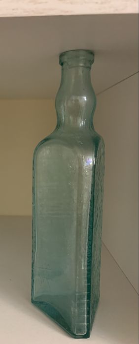 Бутылка трехгранная до 1970 годов КС 68