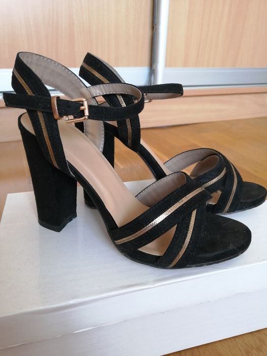 Босоніжки б/у 37р