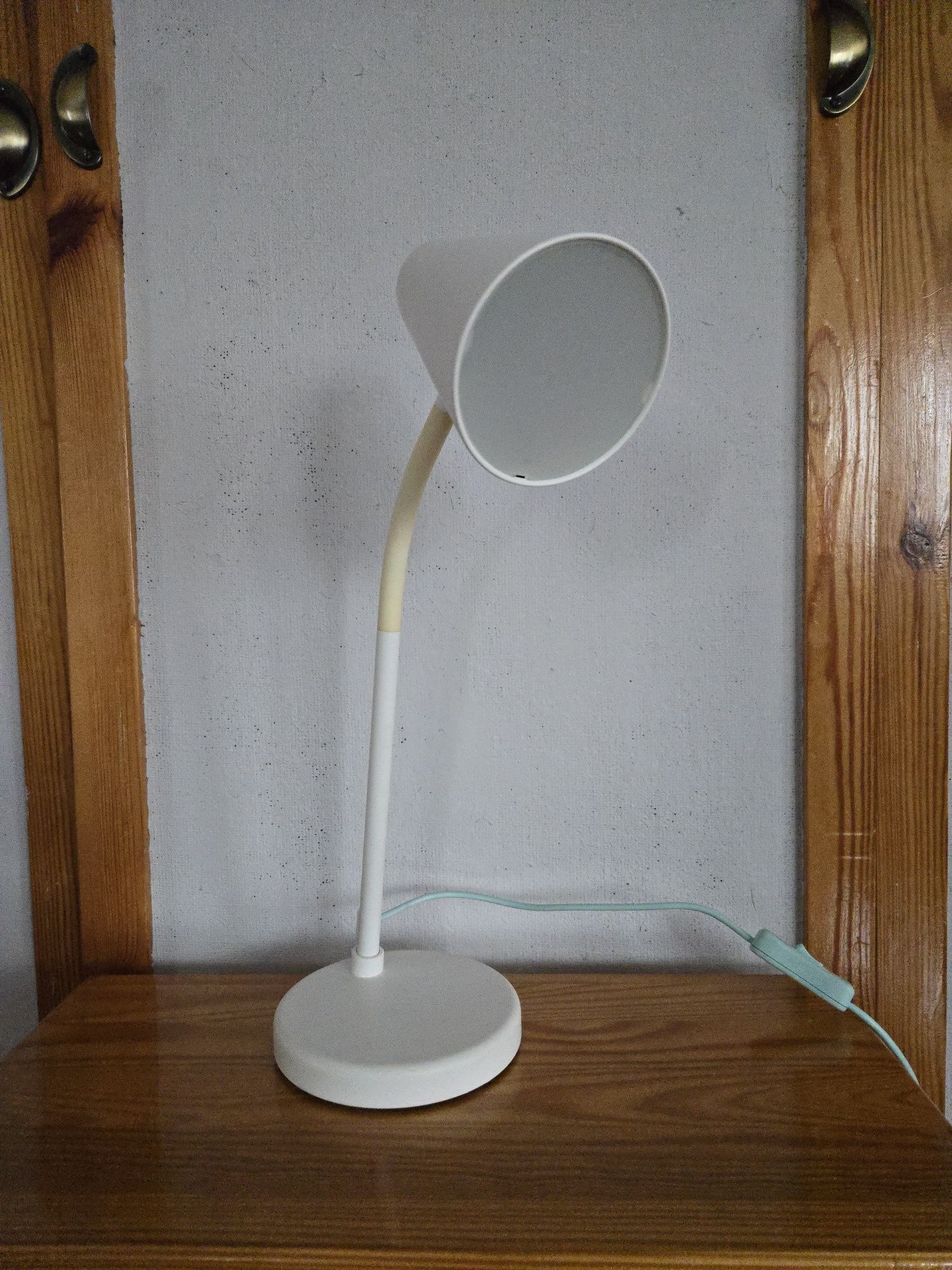 lampa biurkowa led dziecięca ikea fubbla biała