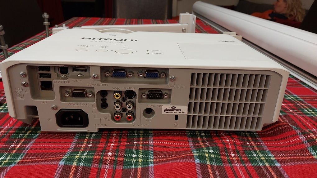 Projektor HITACHI CP-WX3030WN ekran Kauber 200× 120
