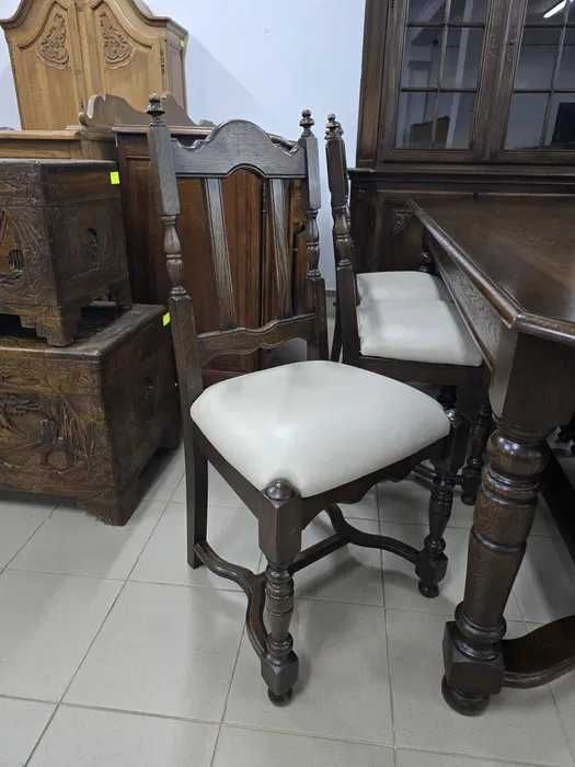 Komplet mebli w stylu klasycznym – komoda z lustrem, witryna, stół i 6