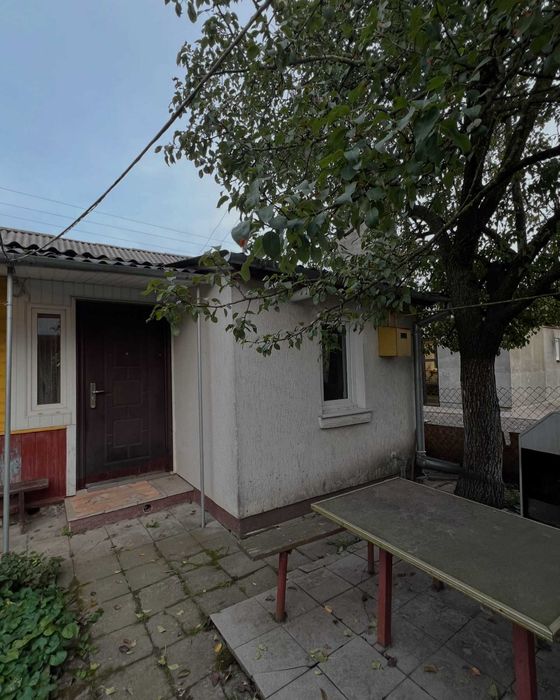 Продаж частини будинку на вул. Стуса