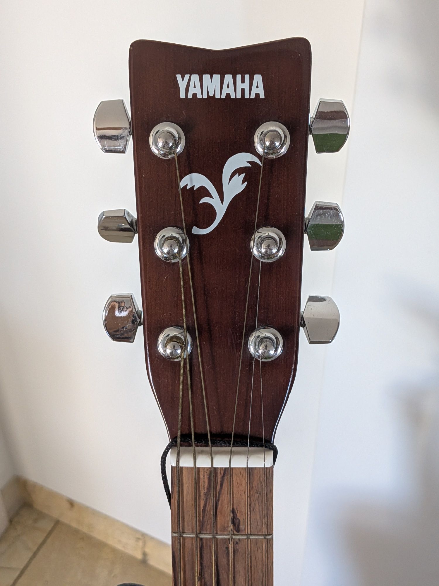 Yamaha F310 gitara akustyczna z pakietem akcesoriów