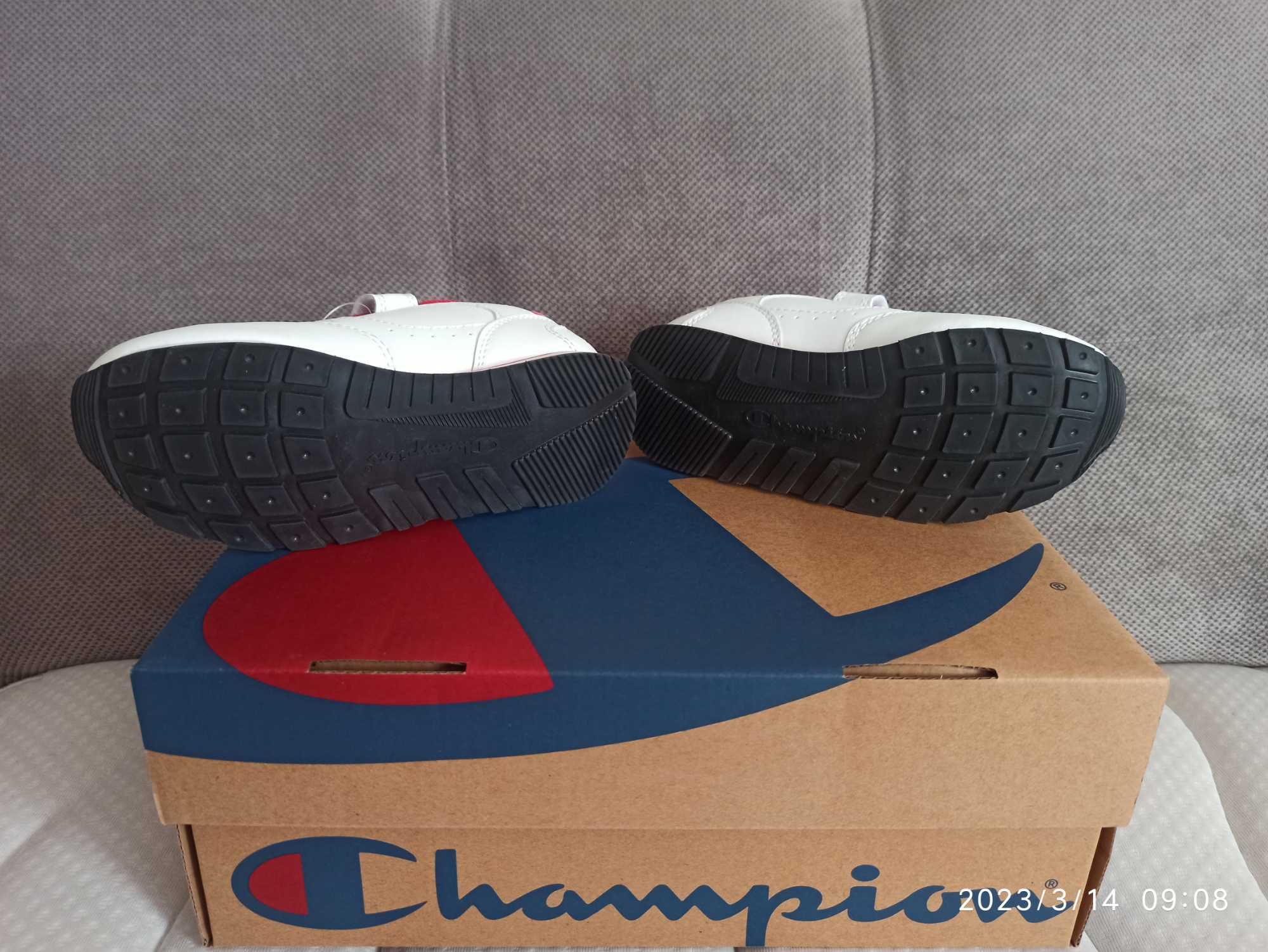 Buty chłopięce Champion 29 (18, 3 cm) Nowe