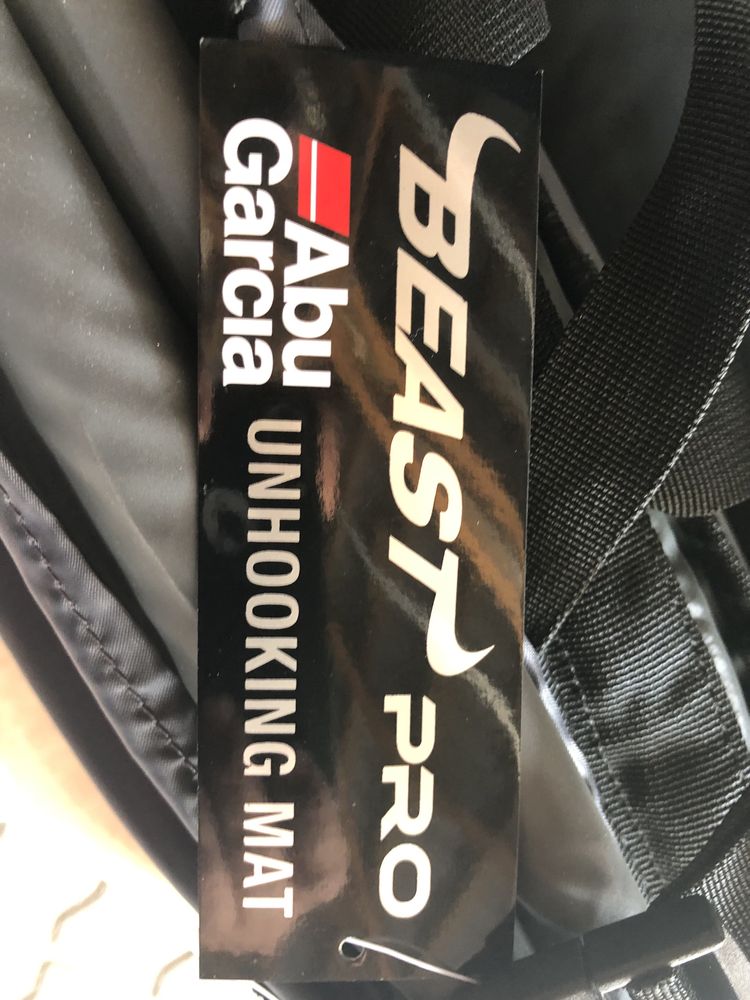 Mata do ryb odchaczanie ważenie Abu Garcia Beast Pro Unhooking Mat