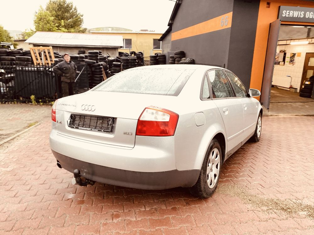 Audi a4 rok 2001 poj 2.0 benz sedan zadbany