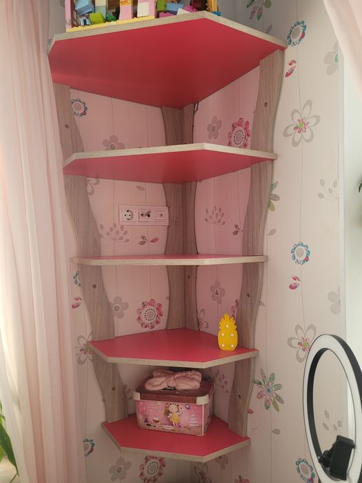 Дитячі меблі для дівчинки