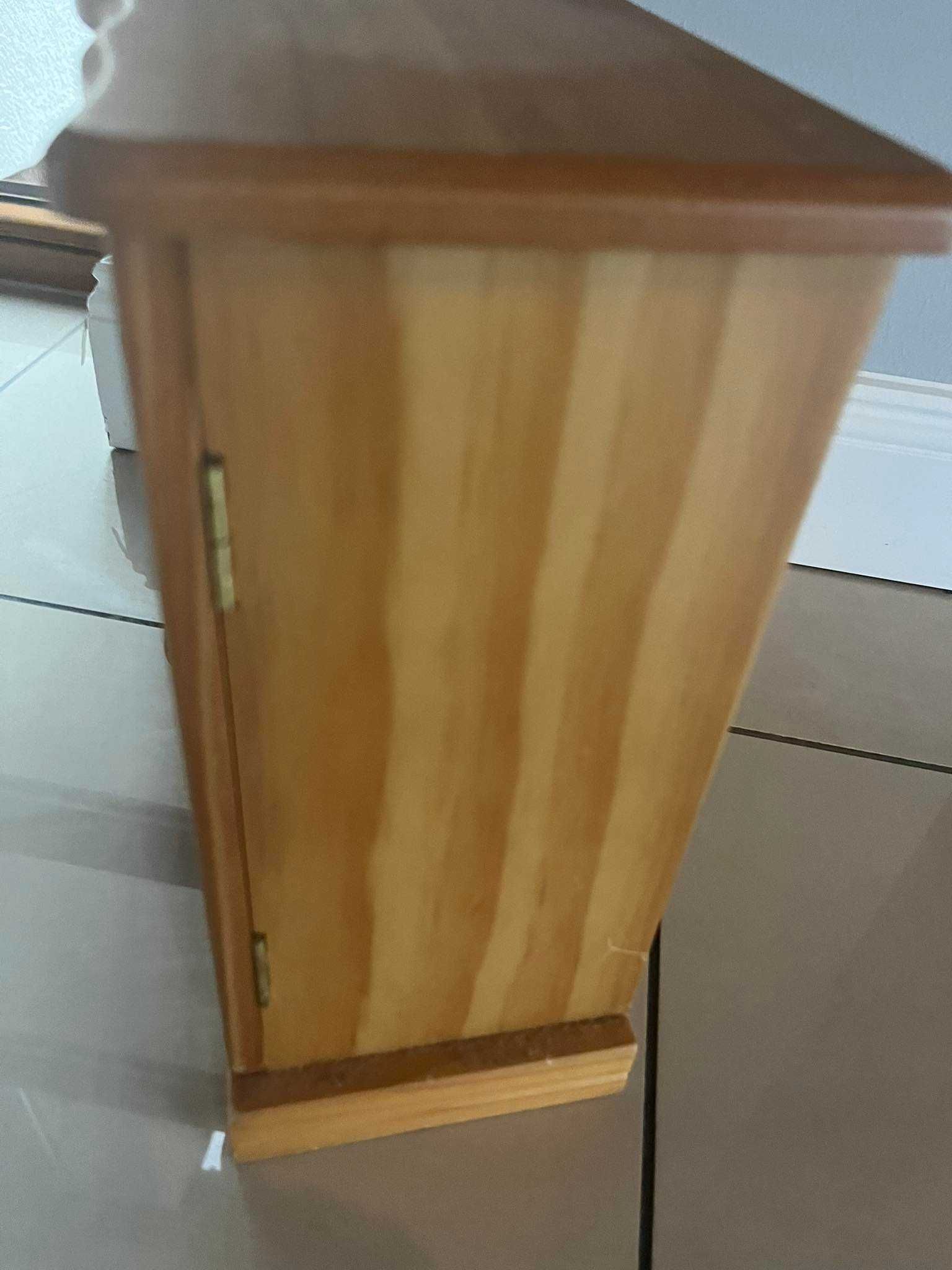 Drewniana szkatułka szafka na biżuterię