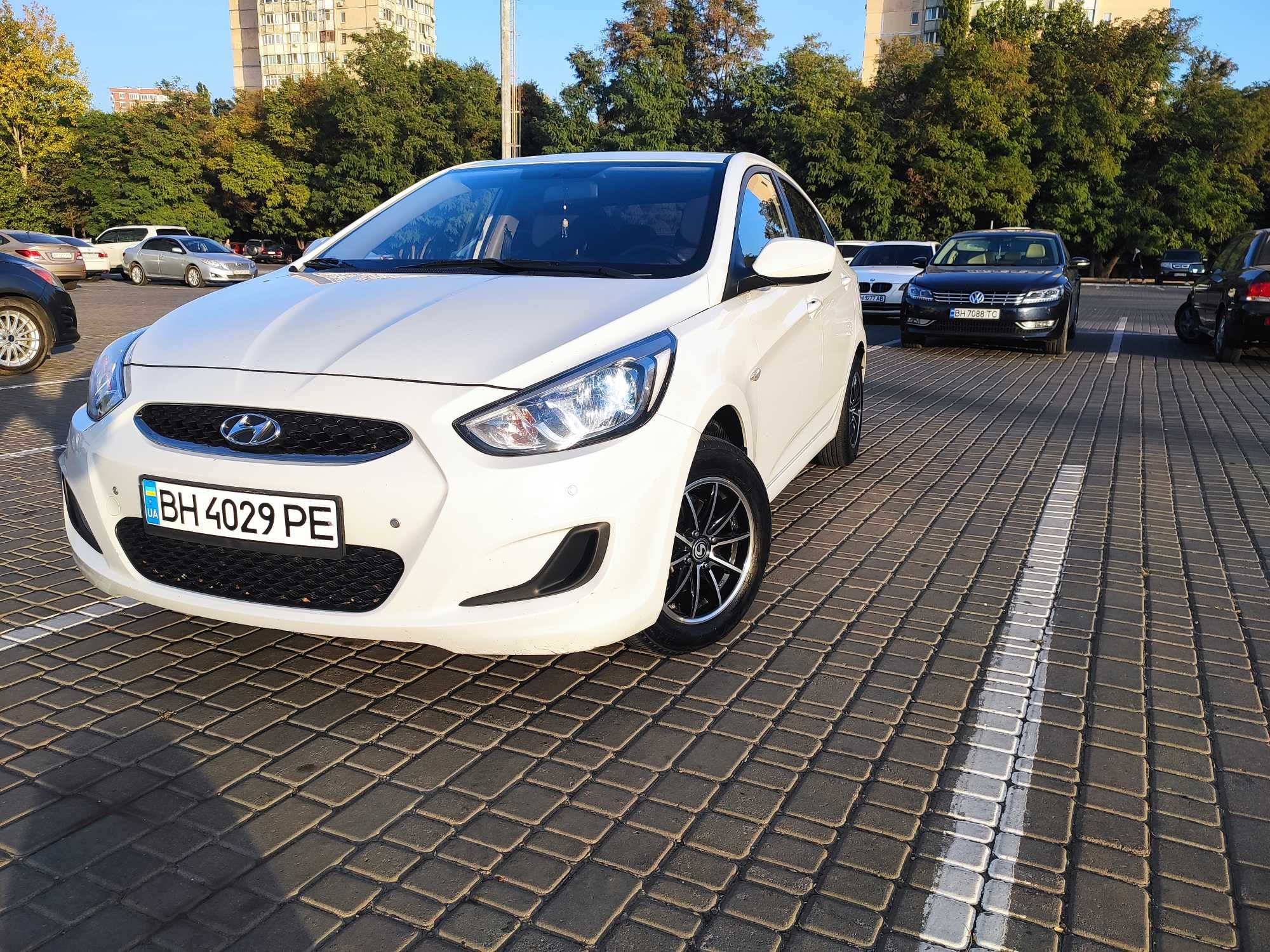 Hyundai Accent 2018 ,состояние отличное,заводской окрас!