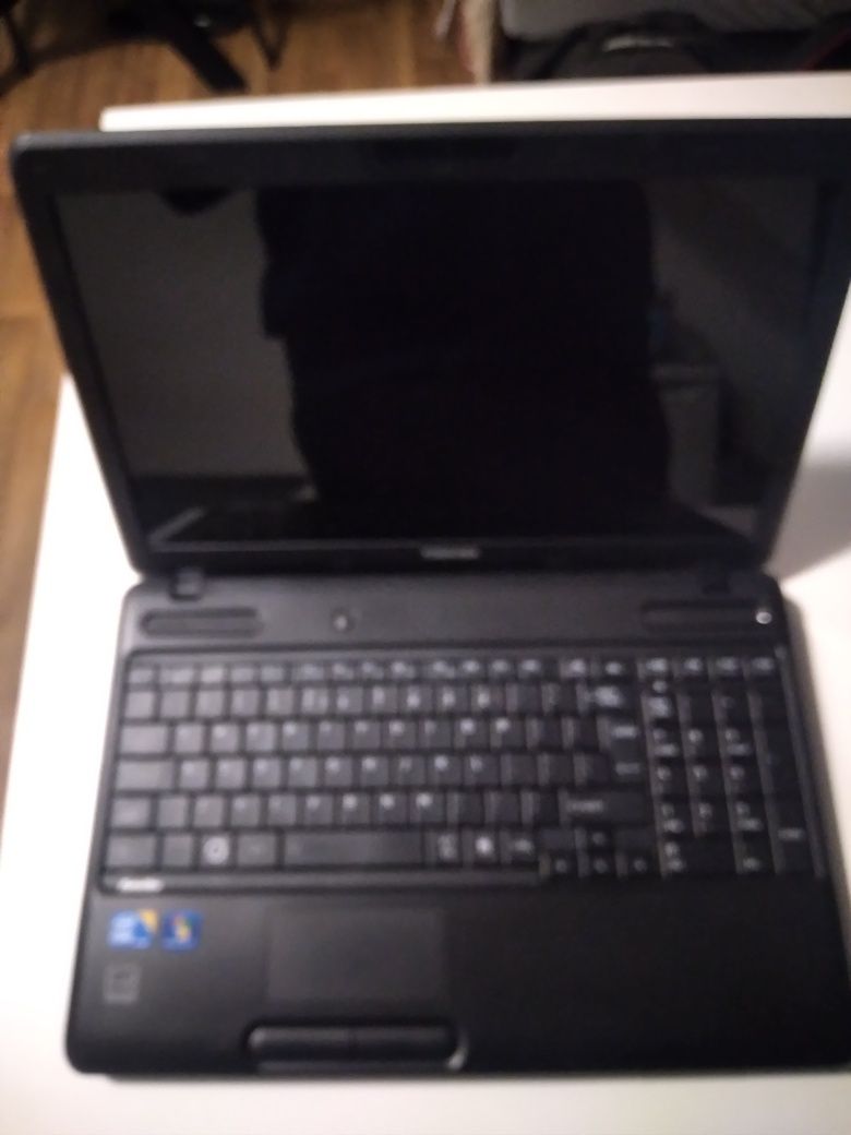 Laptop toschiba SPRAWNY