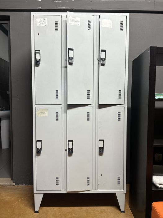 Cacifo de 6 Portas – Funcional e Robusto (Usado)