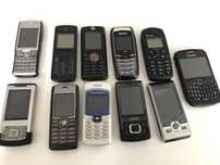 Zestaw starych telefonów