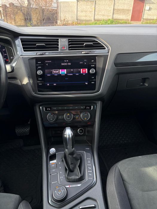 Продаж Volksvagen Tiguan 2.0 TSI AT ( 220 к.с.)  4Motion Торг